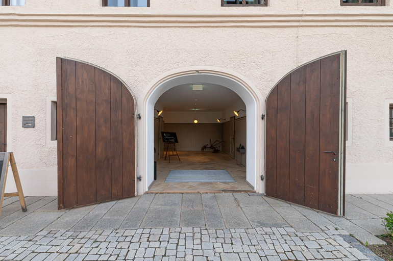 Exterior 11