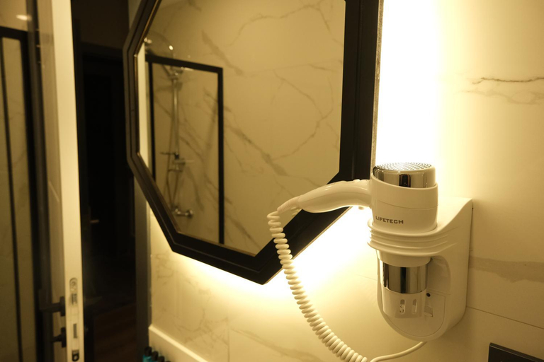 Bathroom 5, The Pearl Airport Hotel, Arnavutkoy