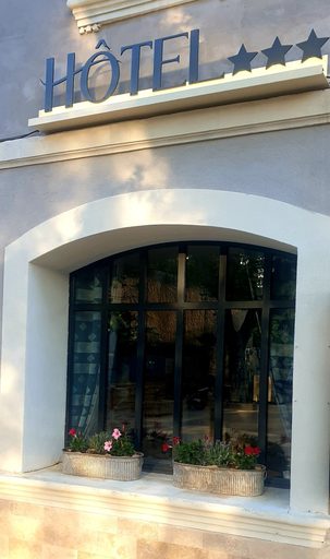 Exterior & Views 2, Hôtel Restaurant L'Oustaloun, Bouches-du-Rhône