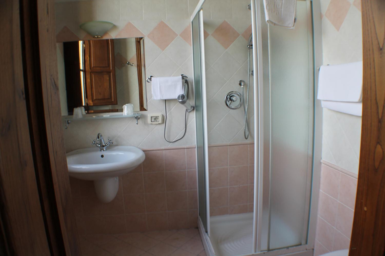 Bathroom 3, B&B Villa Pardi Lucca, Lucca