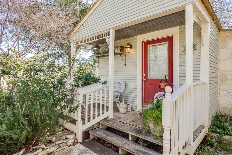 Others 3, Last Outpost - Sophie's Cottage, Bandera