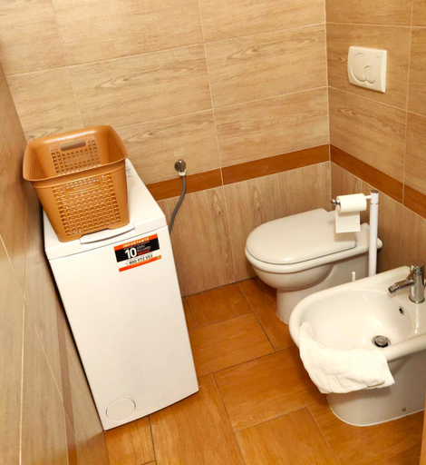 Bathroom, Bizzarri House Holiday Home, Taranto