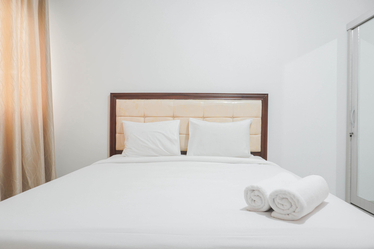 Compact and Strategic Studio Room Signature Park Grande Apartment By Travelio, East Jakarta
