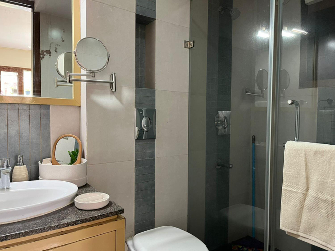 Bathroom 3, LUHO Grande, Bangalore
