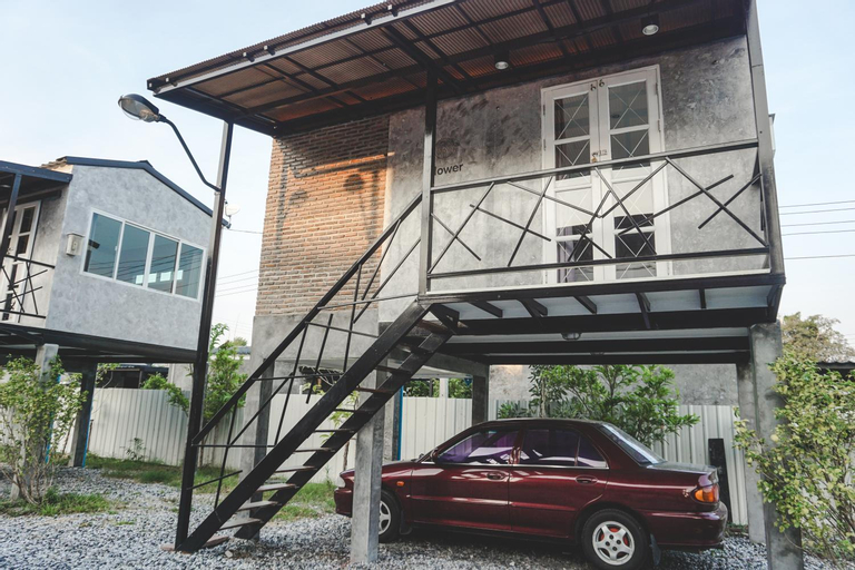 Exterior 9