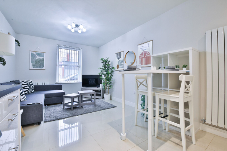 Others 5, 1-Bed City Nest in Cardiff, Cardiff