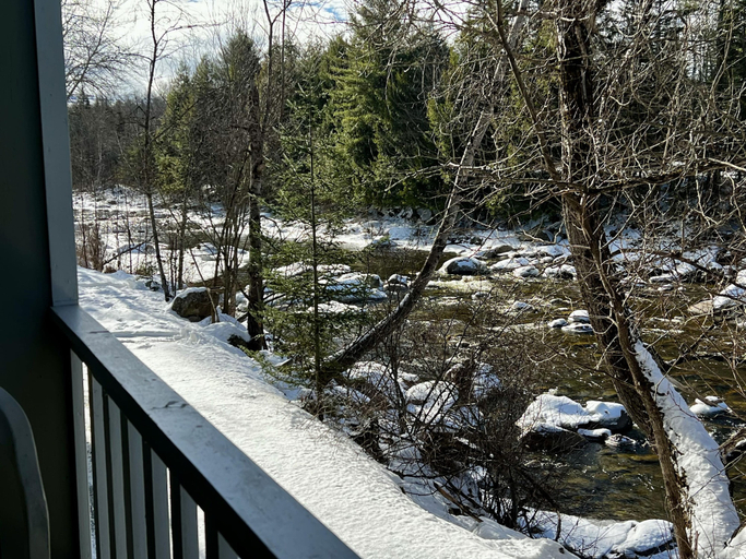 Others 5, The Wayside Inn, Grafton