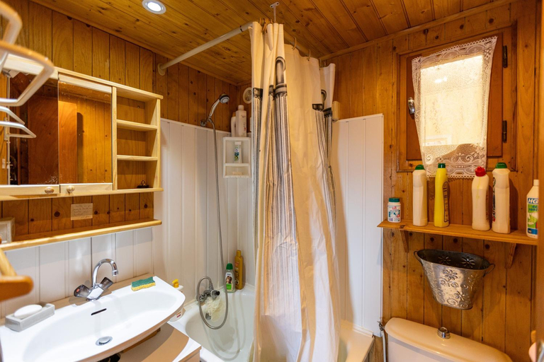 Bathroom, Chalet Serenite - Tranquillite et Tres Belle Vue, Pyrénées-Orientales