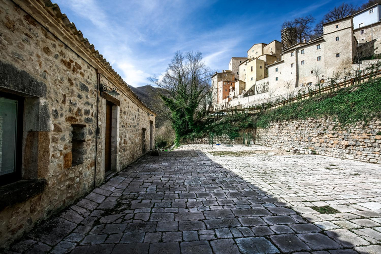 Exterior 6