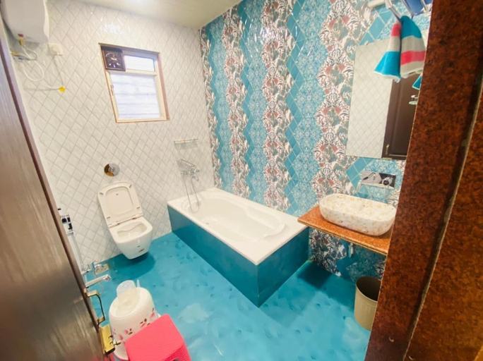 Bathroom, Arabian Villas Panchgani, Satara