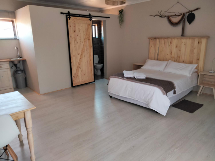 Others 5, Rustic Stone Lodge, Waterberg