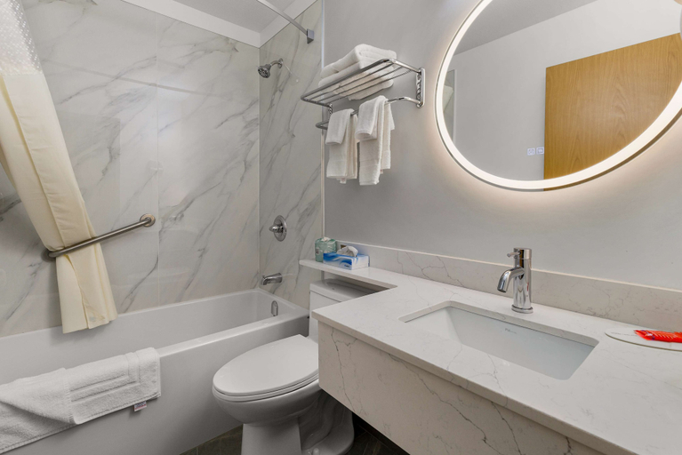 Bathroom 4, SureStay Plus by Best Western Brooks, Division No. 2
