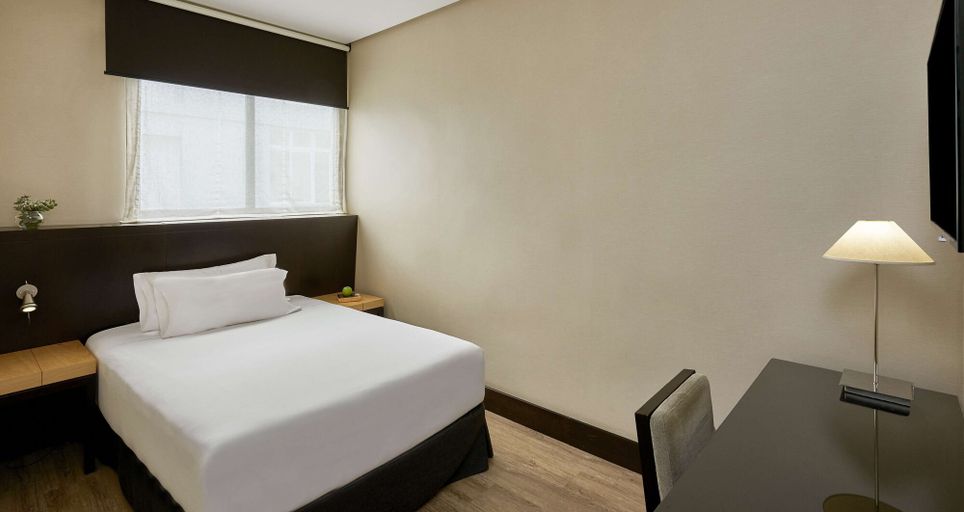 Bedroom 2, NH Avenida Jerez, Cádiz