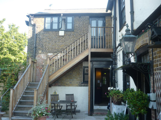 Others 5, The Darnley Arms, Kent