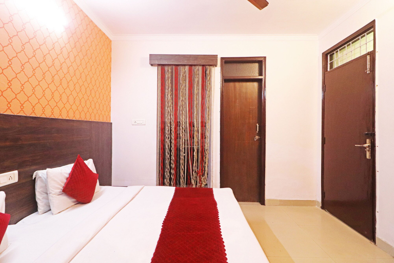 Bedroom 3, Mauryan Express Hotel Dashrathpuri Metro, Delhi