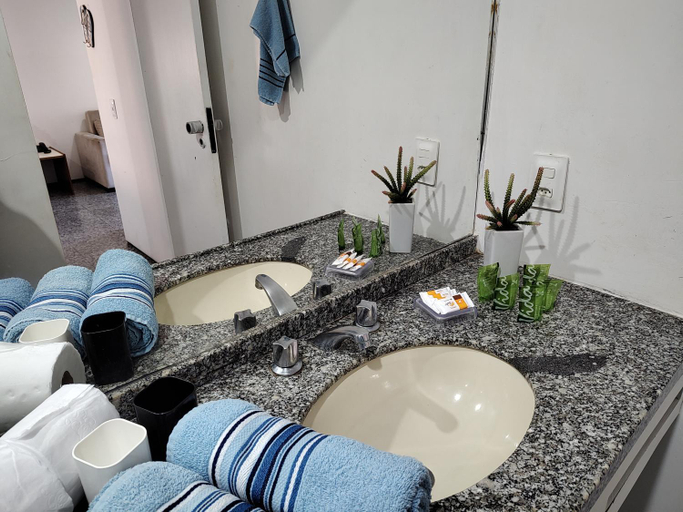 Bathroom, Apto Beira Mar 2102, Fortaleza