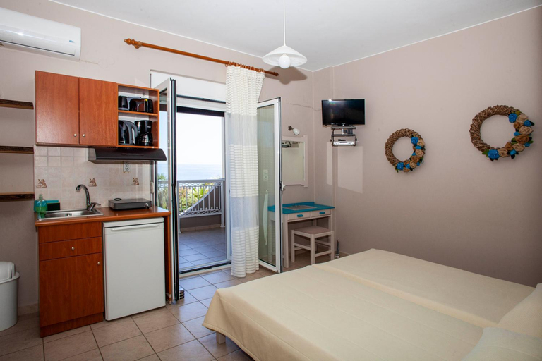 Bedroom 3, Nostalgia Apartments, Crete