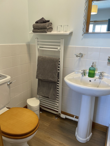 Bathroom 3, Cross Inn, Eilean Siar