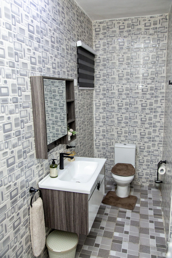 Bathroom 4, BryMac Hotel, New Juaben