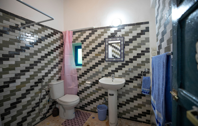 Bathroom 2, Riad Qamar Fez, Fès