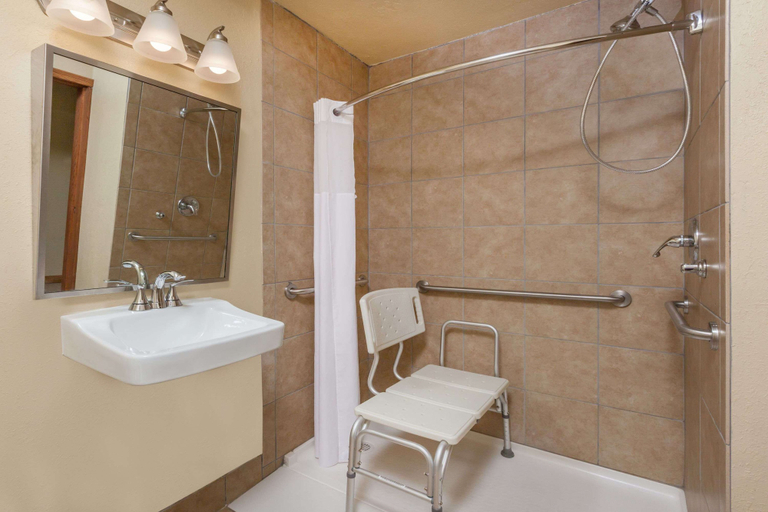 Bathroom 4, Baymont By Wyndham Midland, Midland