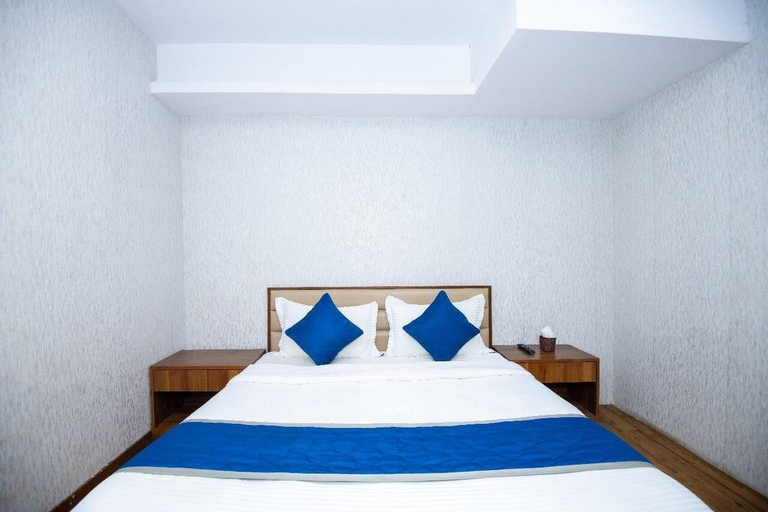 Others 5, Hotel Global, Surat