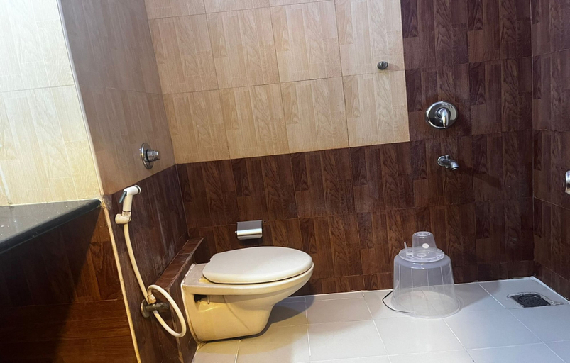 Bathroom 4, Blue Bliss Hotels By PPH Living Infantry Road, Bangalore