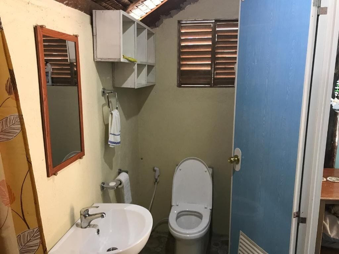 Bathroom 3, DGs Homestay, General Luna