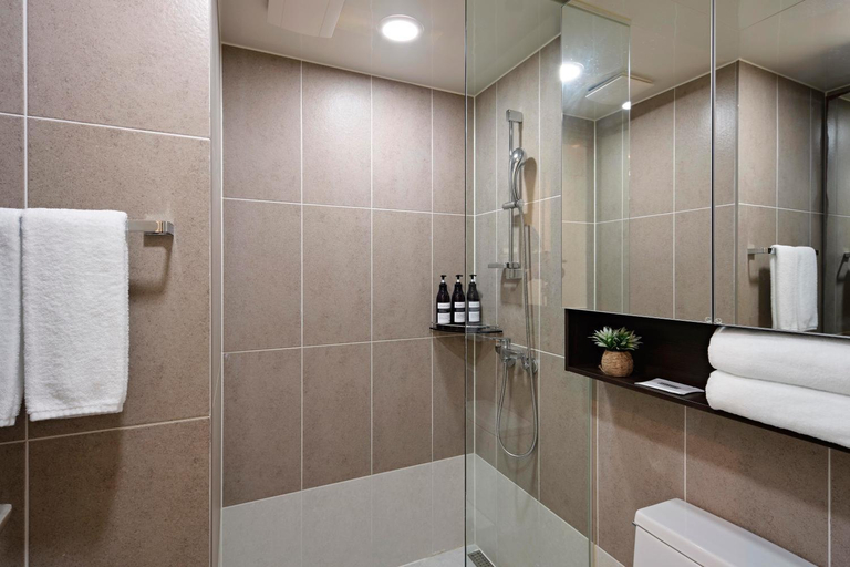 Bathroom 5, Leein Stay Hotel, Geoje