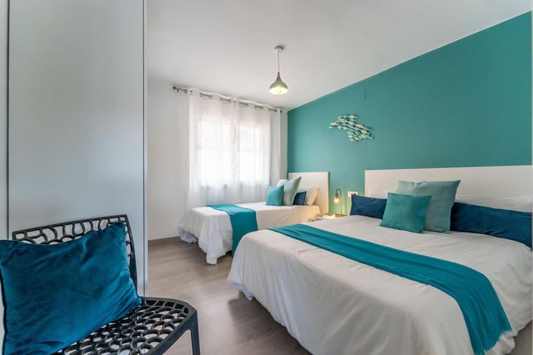 Bedroom 2, Your Retro Beach Front Hideaway in Salou, Tarragona