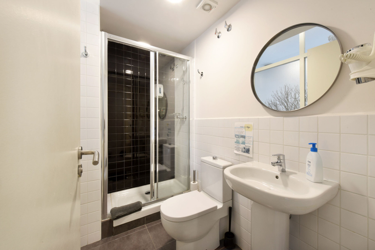 Bathroom 4, Free Hostels Barcelona, Barcelona