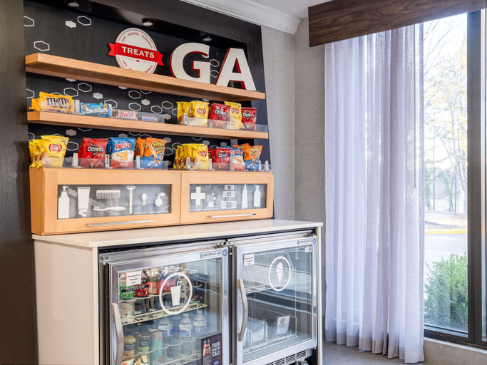 Food & Drinks 5, Hampton Inn Peachtree Corners Norcross, Gwinnett