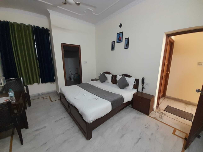 Bedroom, Hotel The Holiday Home, Garhwal