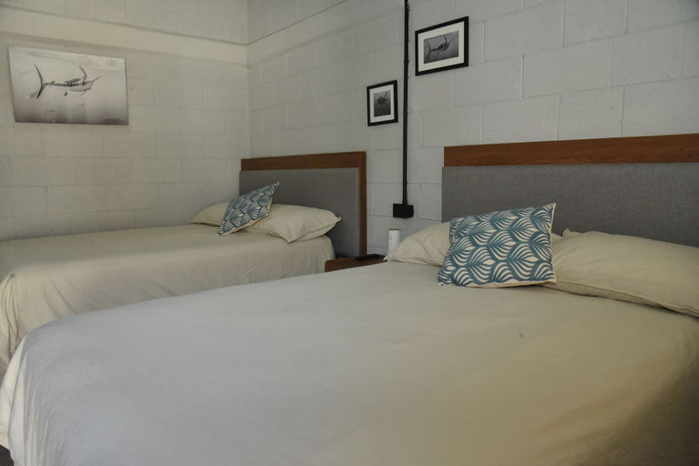 Bedroom 2, Sealion Dive Center, Ahome