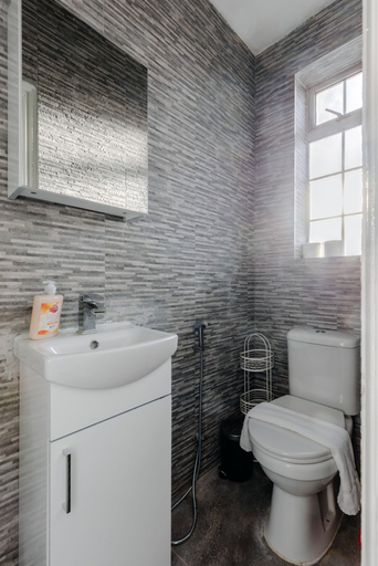 Bathroom 4, Marble Arch Apartments, London