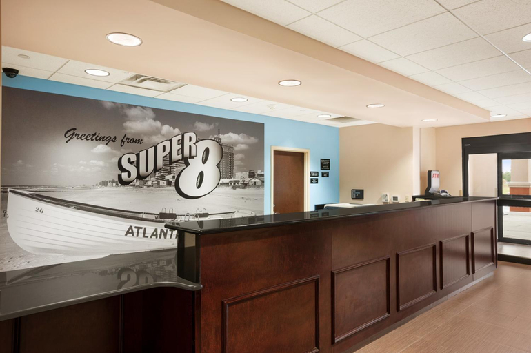 Public Area, Super 8 by Wyndham Pennsville/Wilmington, Salem
