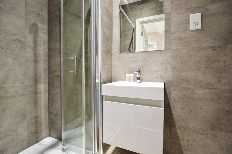 Bathroom 2, Woodview Serviced Apartments by Concept Apartments, London