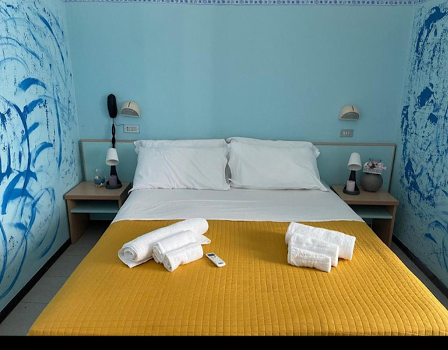 Bedroom 4, Hotel Silvana Beach, Rimini