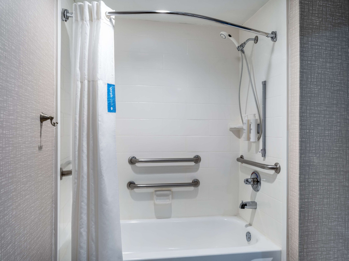 Bathroom 4, Hampton Inn Peachtree Corners Norcross, Gwinnett