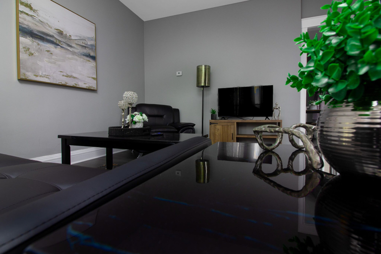 Others 4, Cozy 1 bedroom Apartment Sleeps 4, Niagara