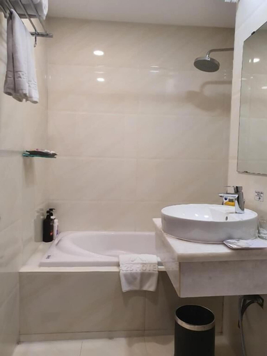 Bathroom 18