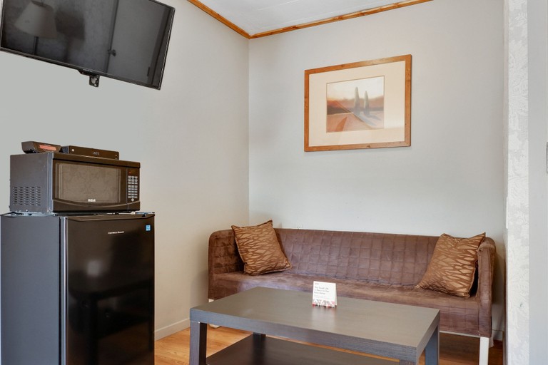 Others 5, Hotel Bethel - Fort MacLeod, AB, Division No. 3