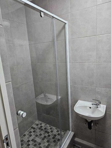 Bathroom 2, HAGAR LODGE, Umgungundlovu