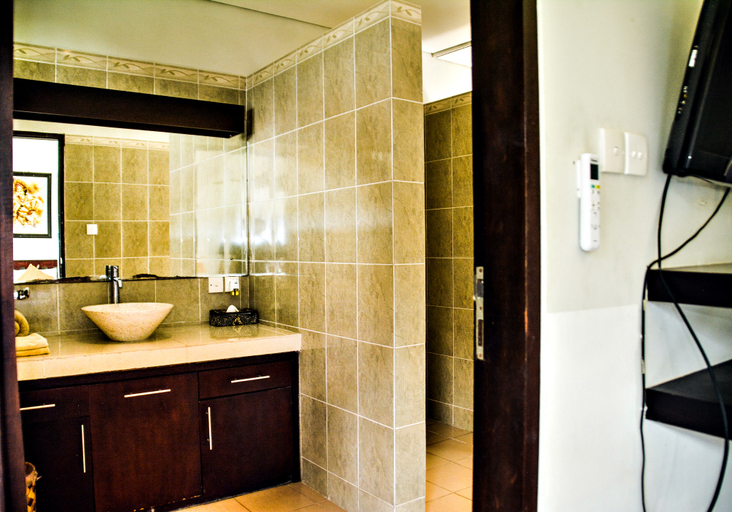 Bathroom 4, Tanjung Lima Villa Legian, Badung