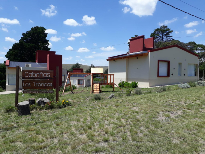 Others 5, Cabanas Los Troncos, Tornquist