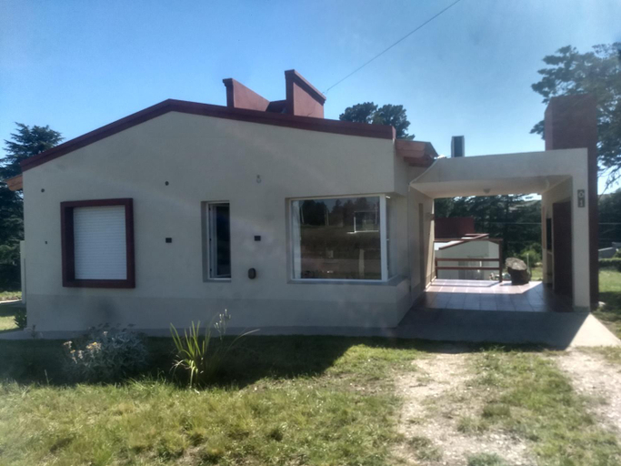 Others 4, Cabanas Los Troncos, Tornquist