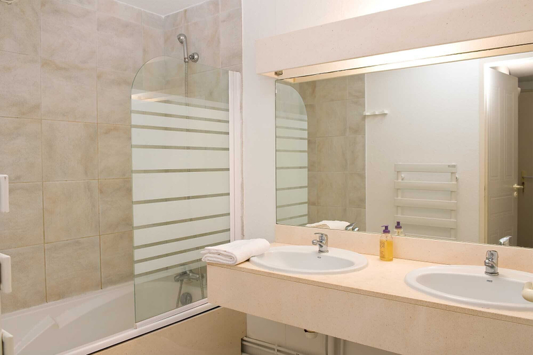 Bathroom, Les Appartements de Moliets, Landes