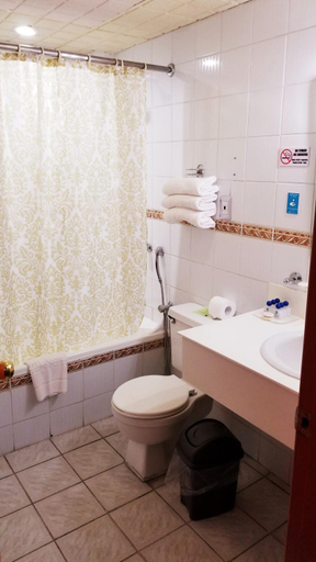Bathroom 4, Ramada, Guayaquil