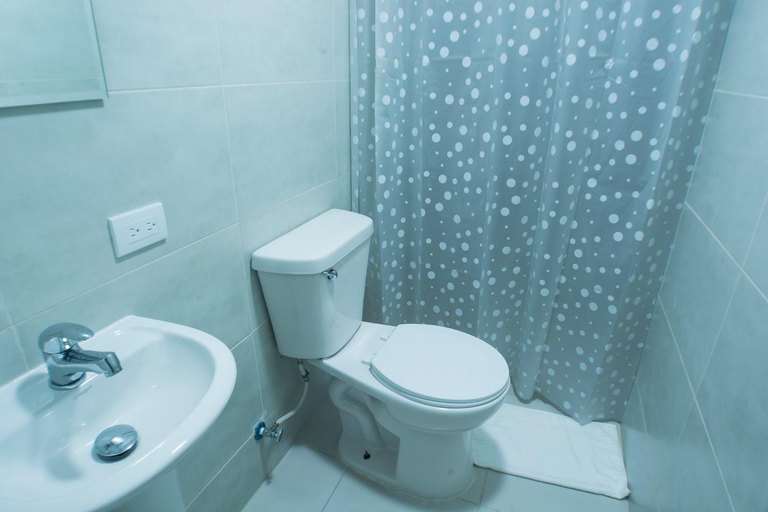 Bathroom 3, Malecon Premium Rooms & Hotel, Distrito Nacional