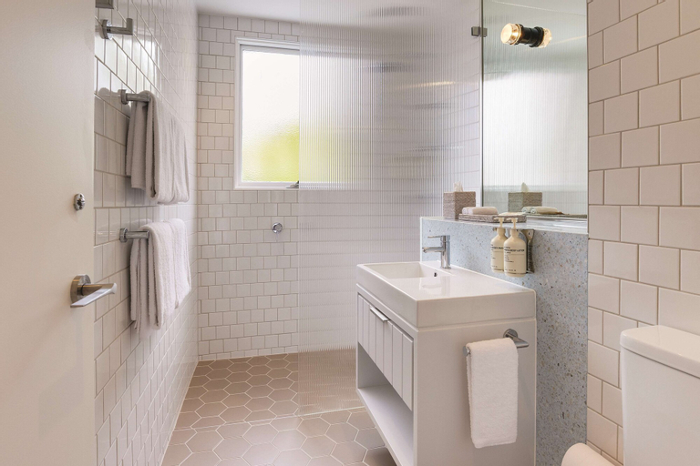 Bathroom 4